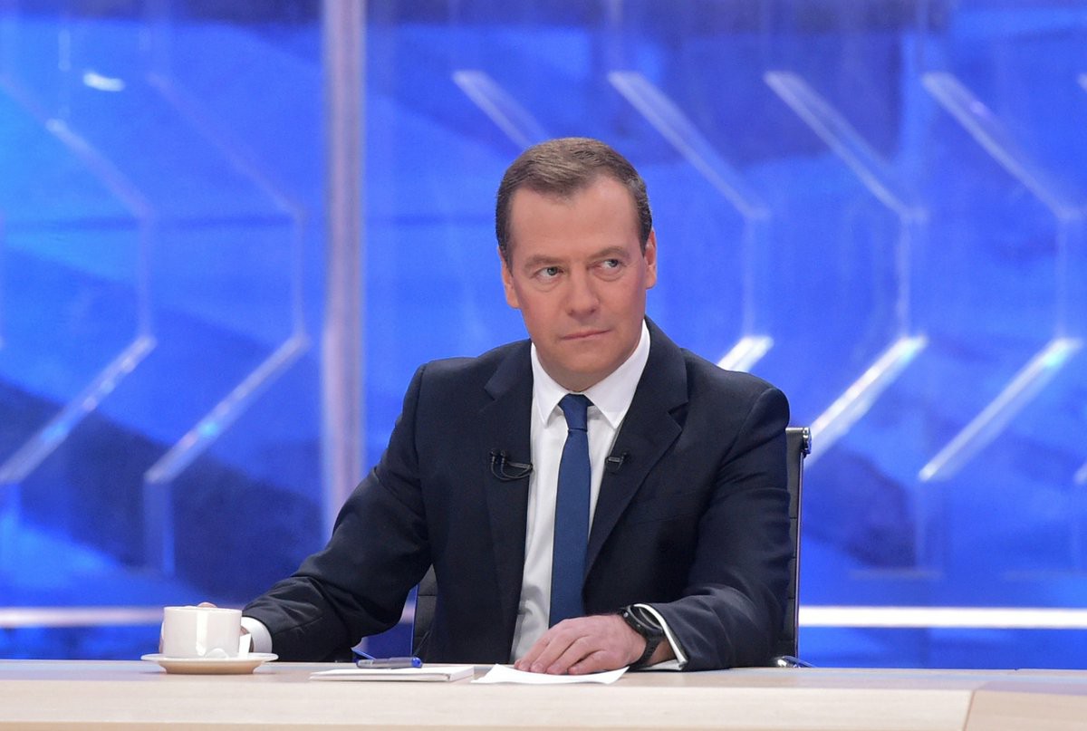 Бондарчук, Михалков и педагог попросили Медведева поменять руководителя Госфильмофонда Бондарчук, Михалков и педагог попросили Медведева поменять руководителя Госфильмофонда