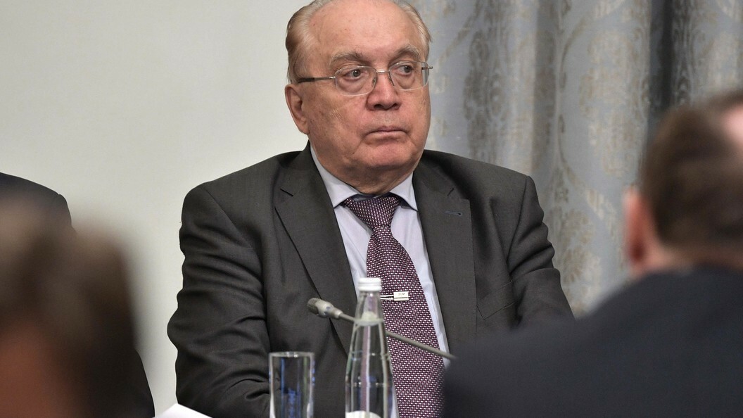 Садовничий попросил МВД простить студента за порчу стенда FIFA в МГУ Садовничий попросил МВД простить студента за порчу стенда FIFA в МГУ