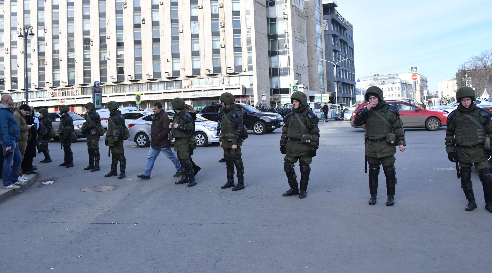 11 июня к несогласованной политической акции в центре Москвы призвал Алексей Навальный undefined