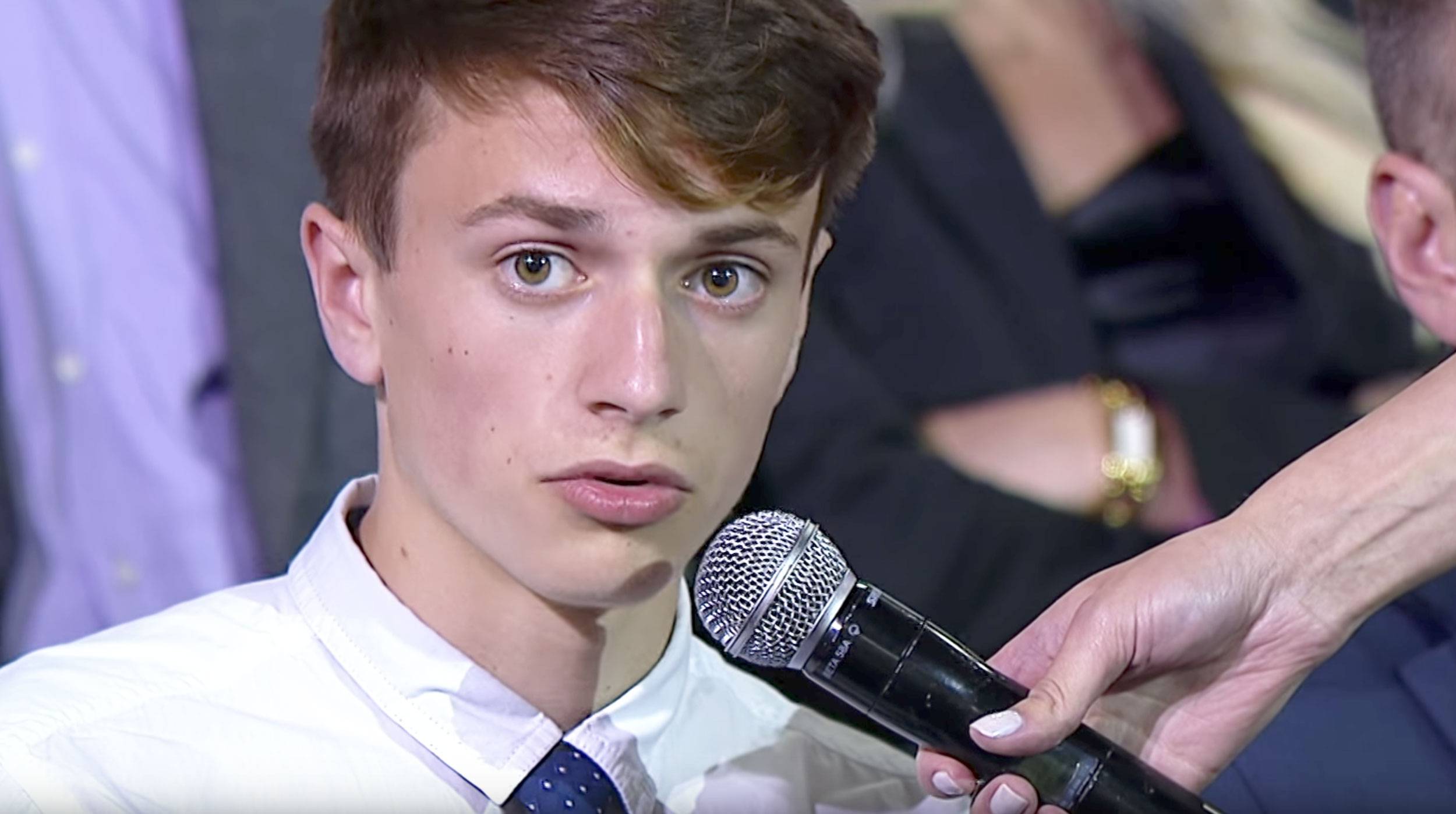 Dailystorm - Недовольному ответом Путина школьнику подарят золотой iPhone