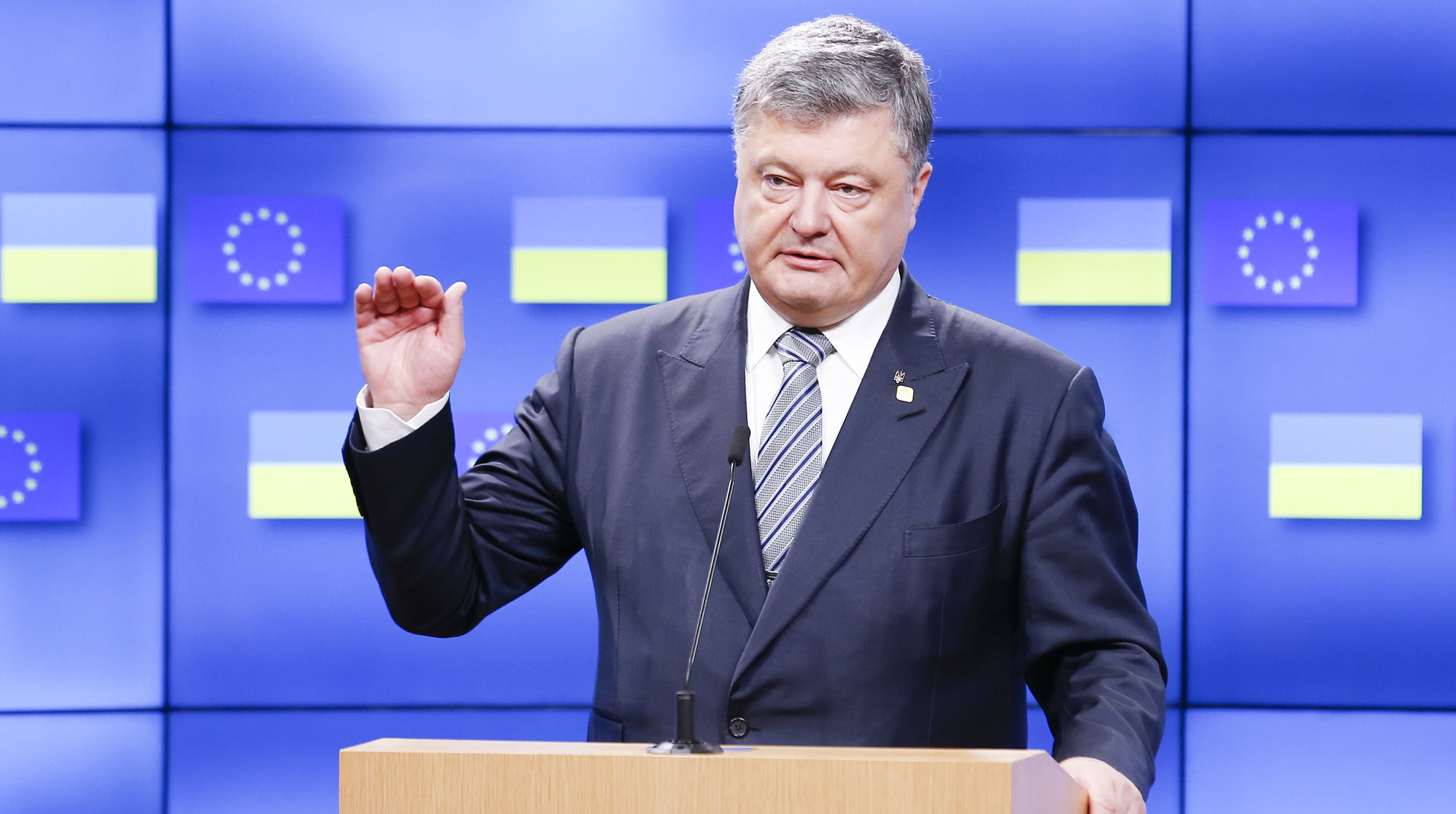 Президент Украины пытается поддержать свою репутацию бессмысленными заявлениями, считают эксперты undefined