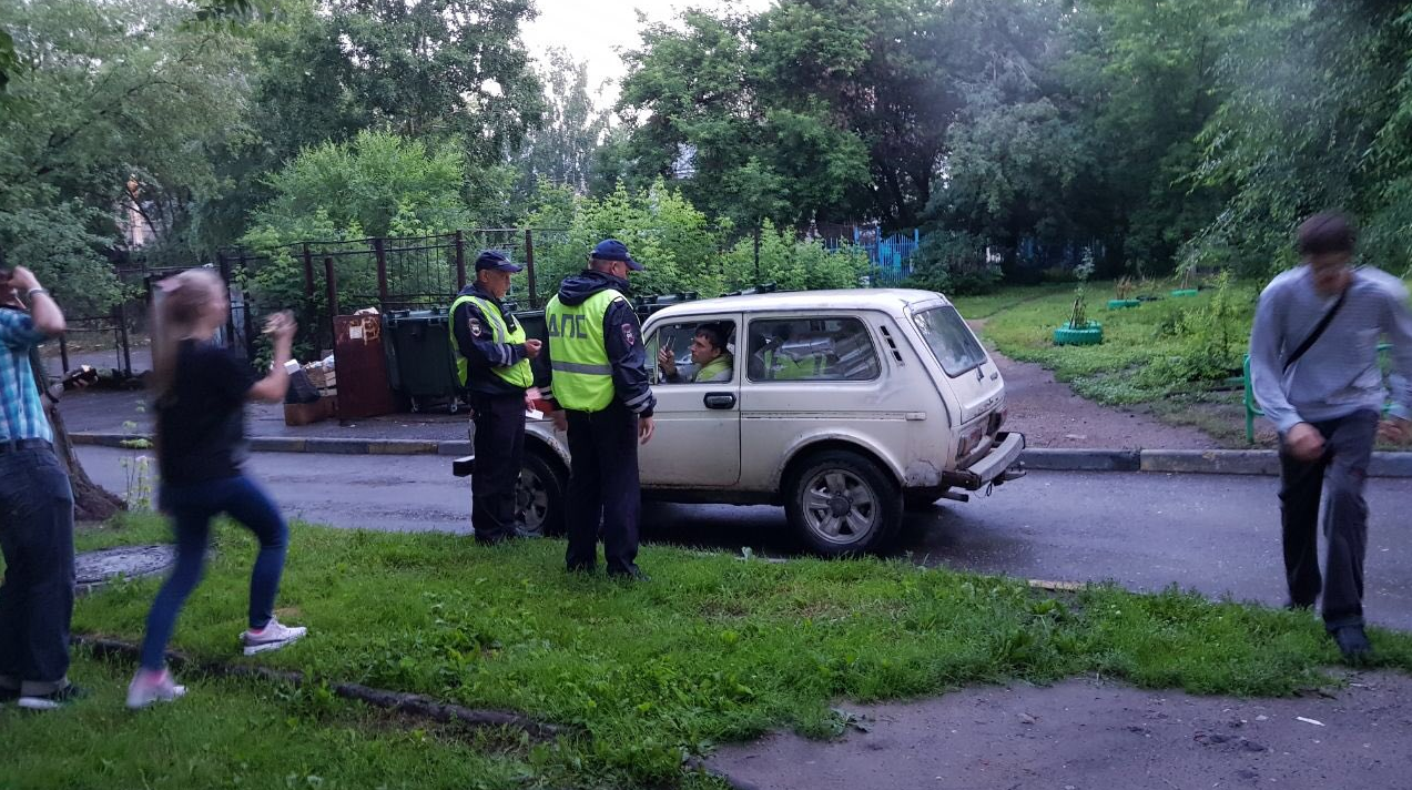 Вечером 4 июля сотрудники штаба Навального получили из типографии баннеры с требованием отставки Владимира Городецкого undefined