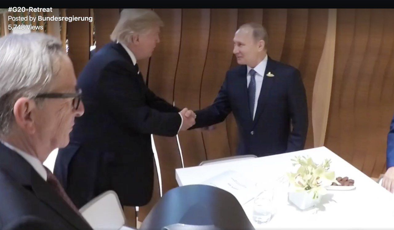 Dailystorm - Опубликовано видео первого рукопожатия Путина и Трампа
