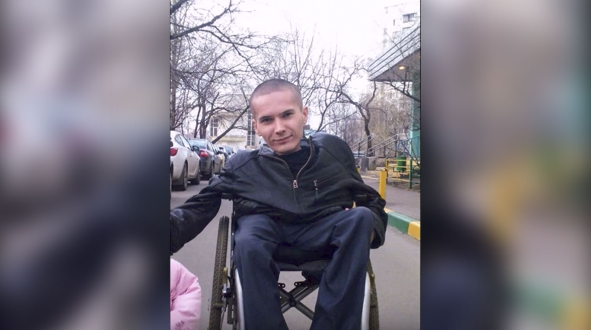 если инвалид осужден за грабеж небольшой толпе