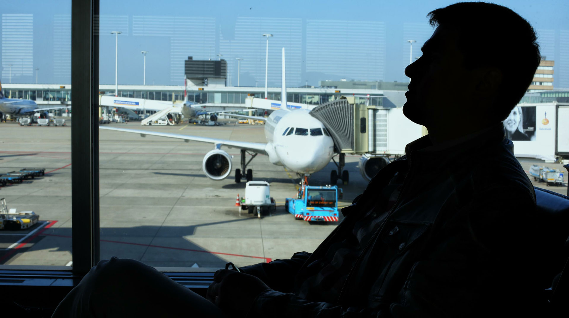 Госдума разрешила авиакомпаниям не включать в стоимость авиабилетов провоз багажа undefined