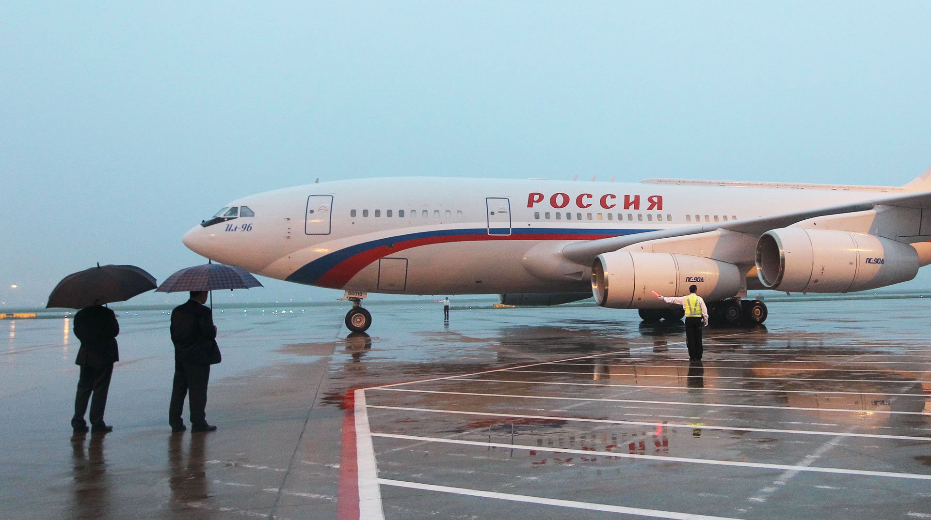 Dailystorm - В двигателях двух самолетов Путина нашли повреждения