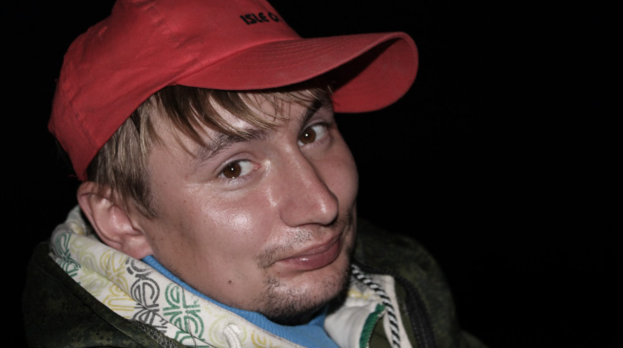 Алексей Гладков пришел на работу в ДК «Кристалл», включил порнофильм и занялся онанизмом undefined