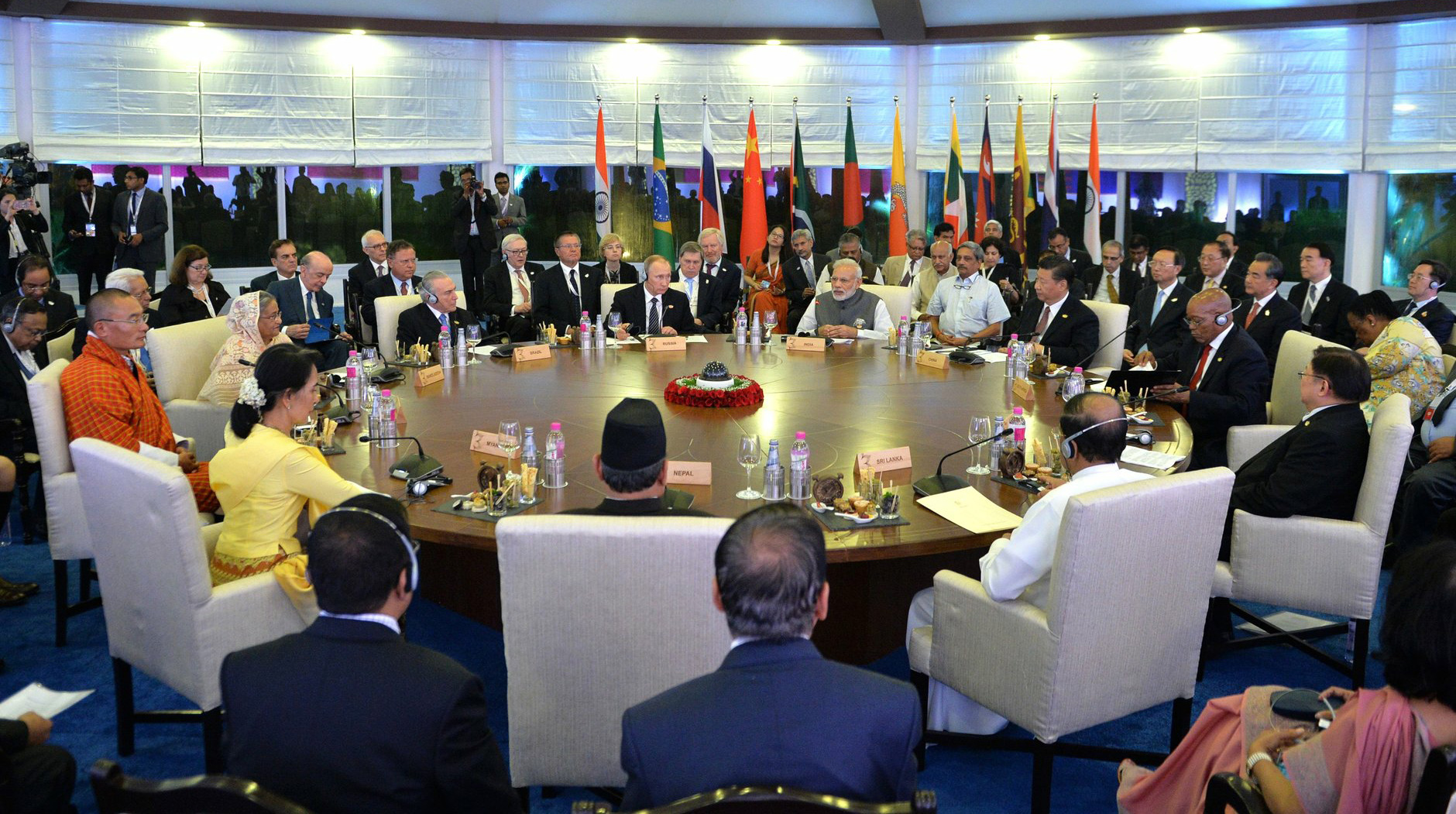 КНР пригласила пять стран из различных регионов мира на саммит undefined