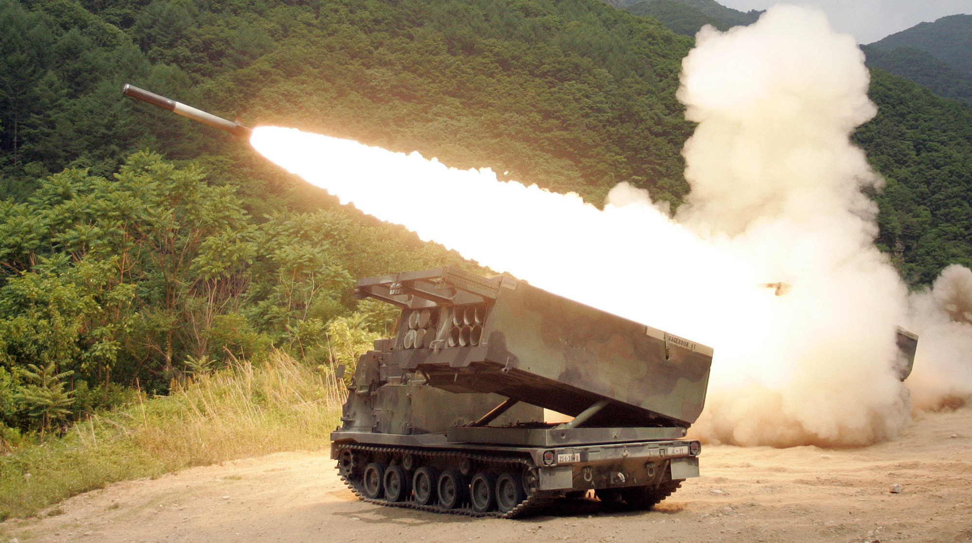 Американские компании Raytheon и Lockheed Martin богатеют с каждым запуском ракет Ким Чен Ыном undefined