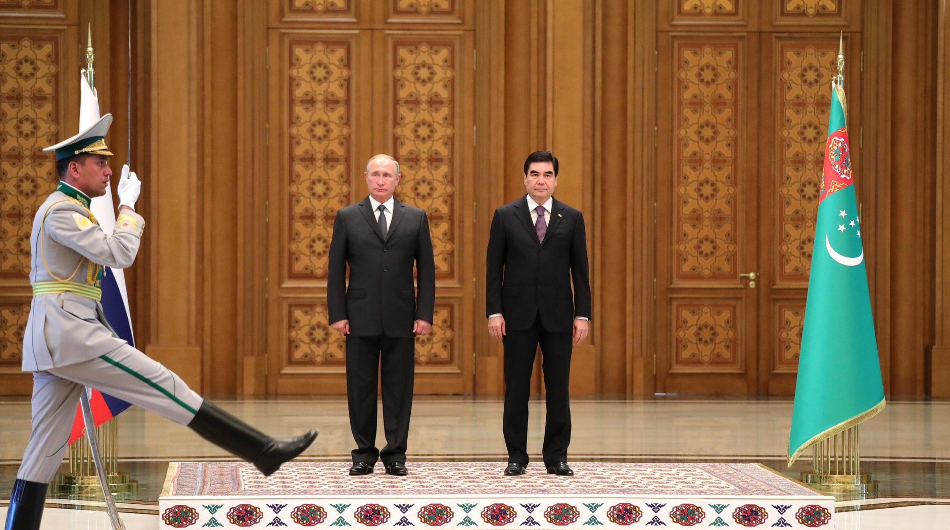 Dailystorm - Кремлевский диктор не сумел выговорить отчество президента Туркменистана