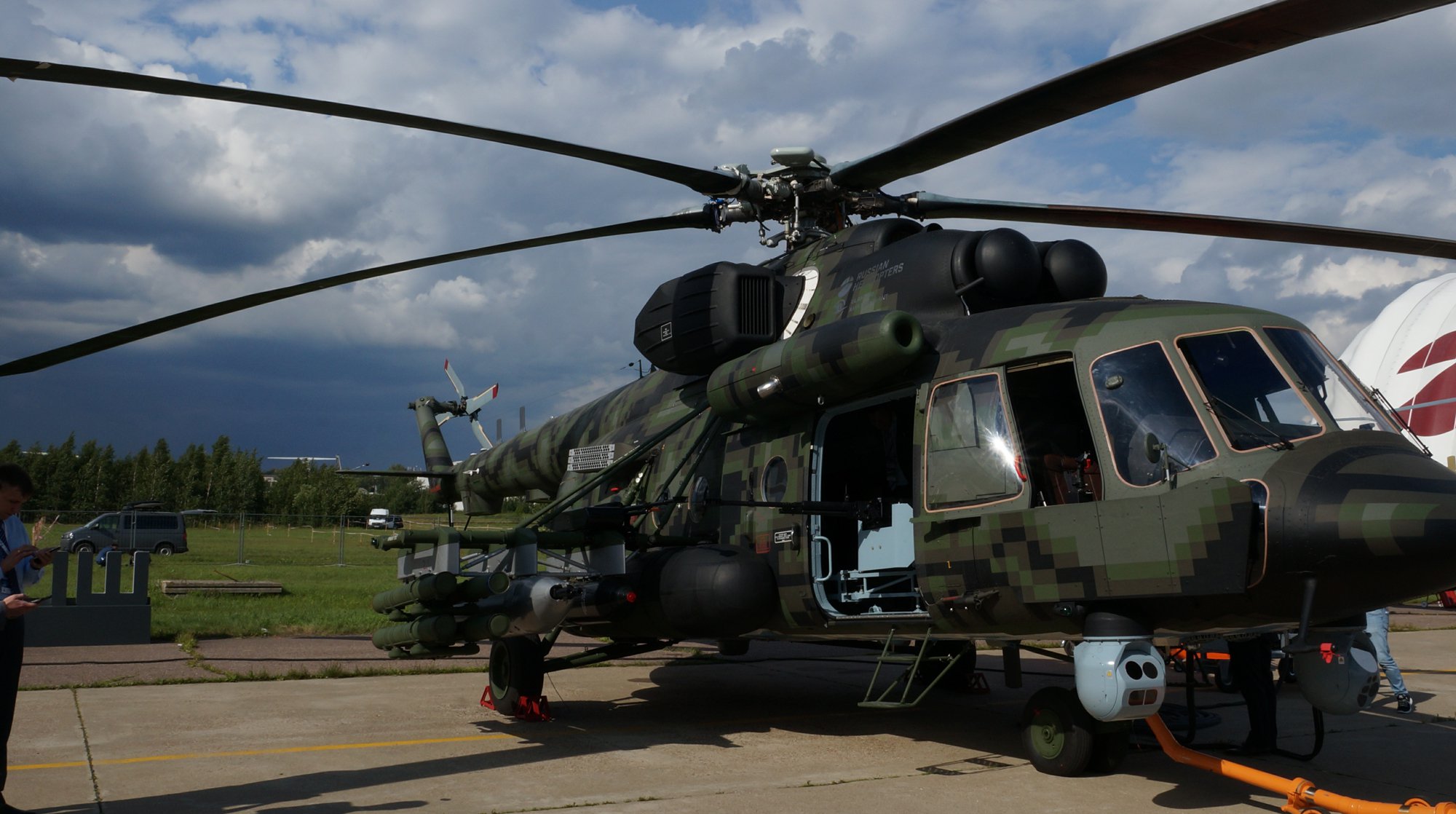 Dailystorm - Экипаж спасся после инцидента с российским вертолетом Ми-28 в Сирии
