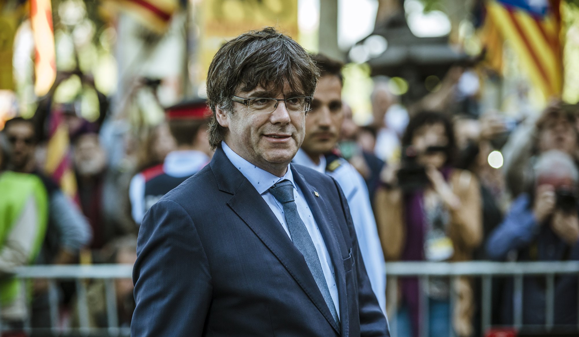 Dailystorm - Глава Каталонии отложил объявление независимости региона