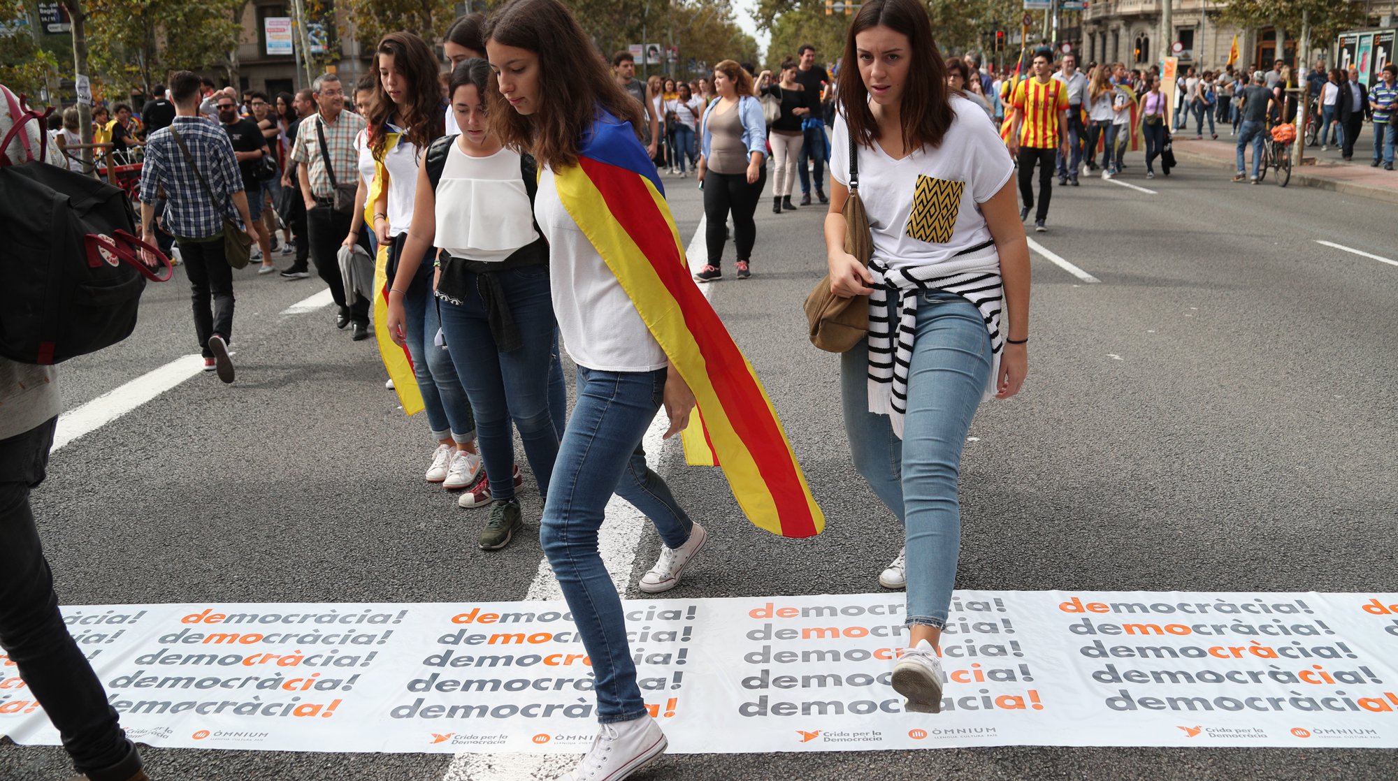 Dailystorm - Премьер-министр Испании потребовал от Пучдемона разъяснить статус Каталонии