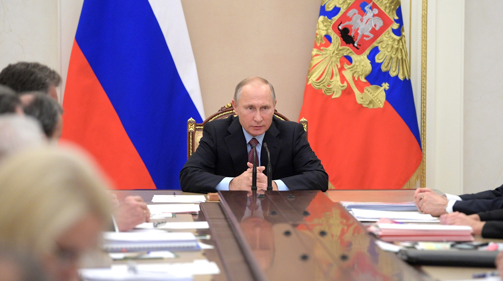 В конце сентября — начале октября президент подписал указы об отставке глав одиннадцати регионов России undefined