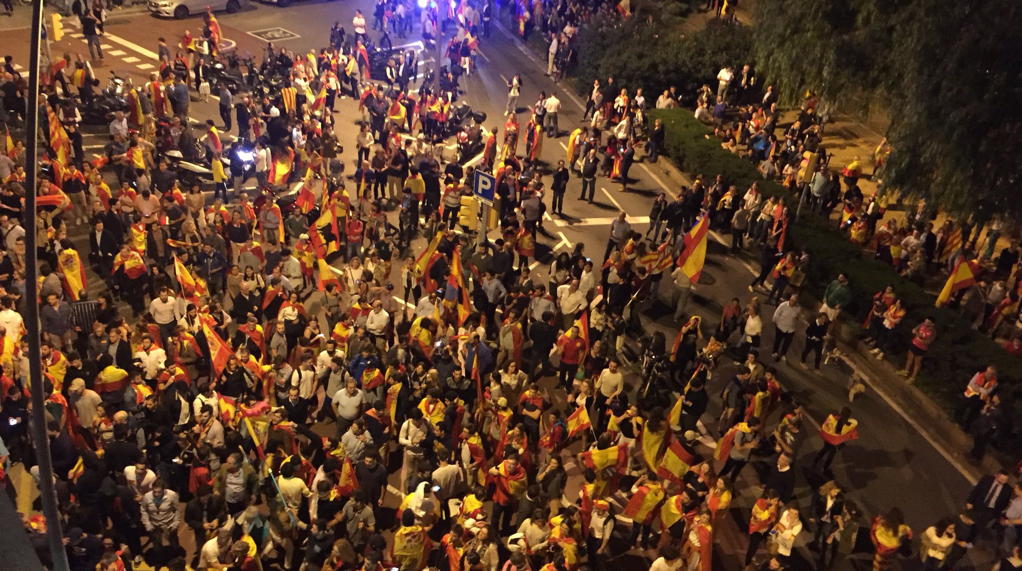 Dailystorm - Премьер-министр Испании объявил об отставке Пучдемона и роспуске парламента Каталонии