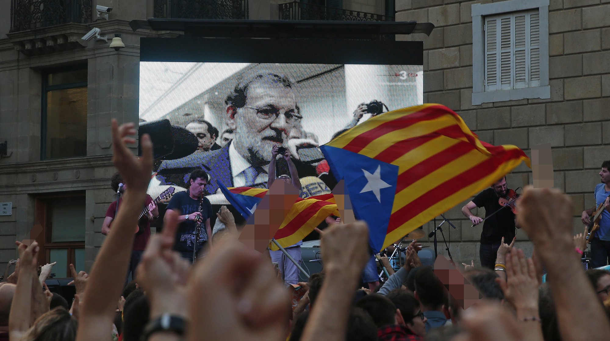 Dailystorm - Премьер-министр Испании и его заместитель взяли на себя функции правительства Каталонии