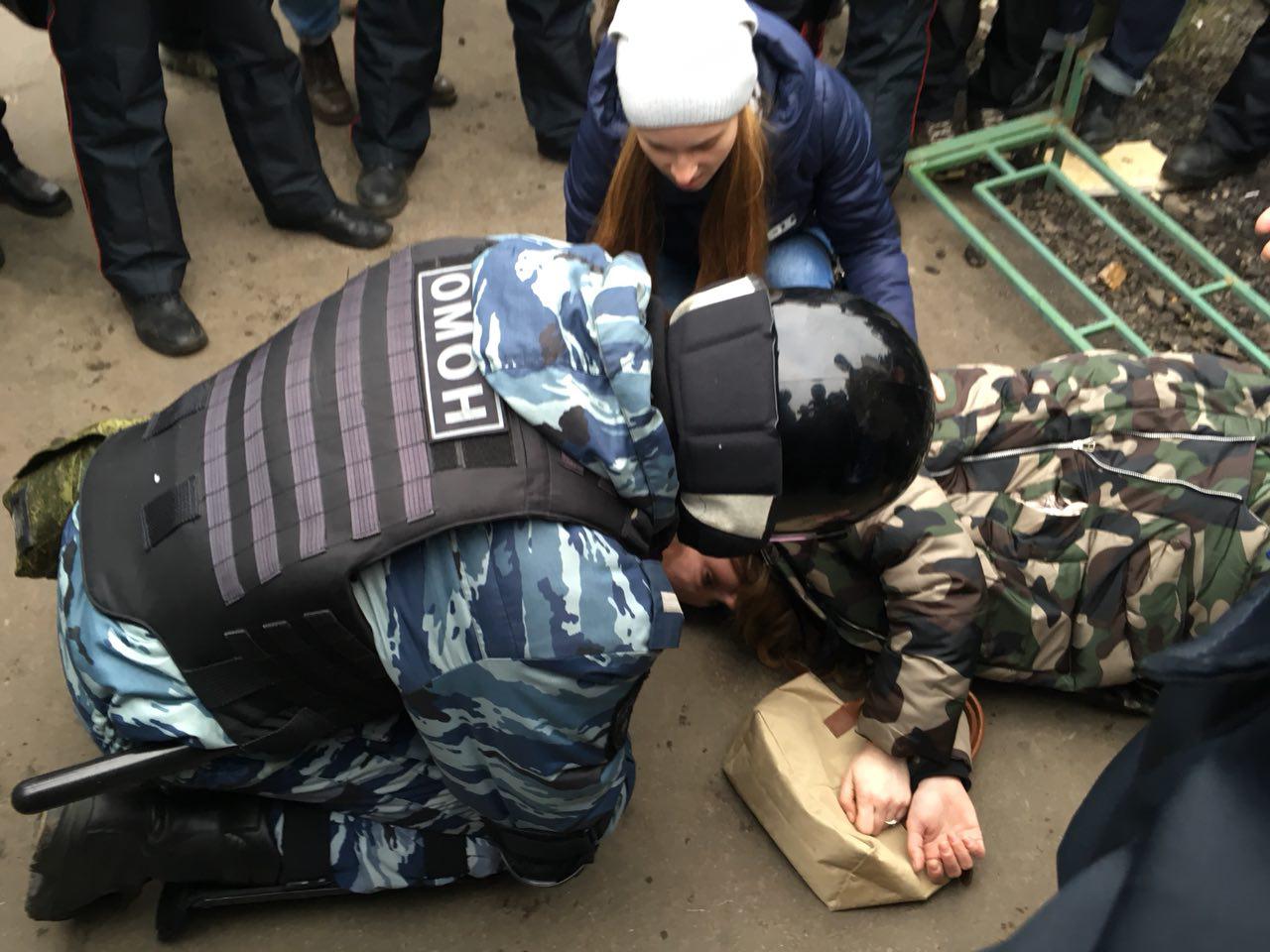 Кроме того, сотрудники ОМОНа задержали по меньшей мере 20 человек Фото: © Ростислав Богушевский/ Daily Storm