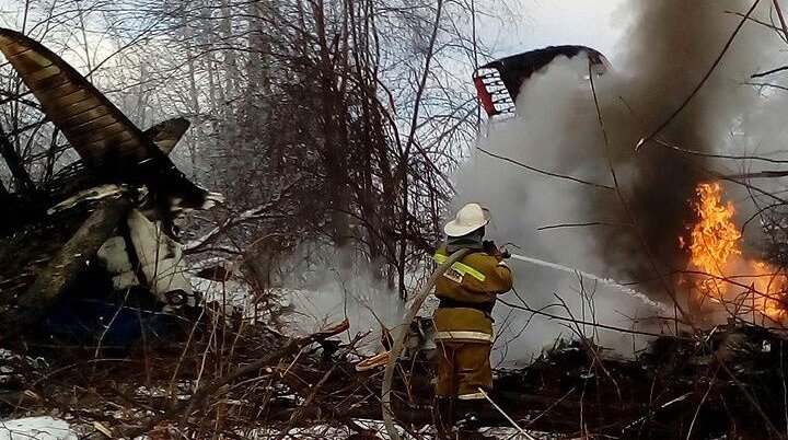 Dailystorm - Самолет Ан-2 упал между жилыми домами в Амурской области