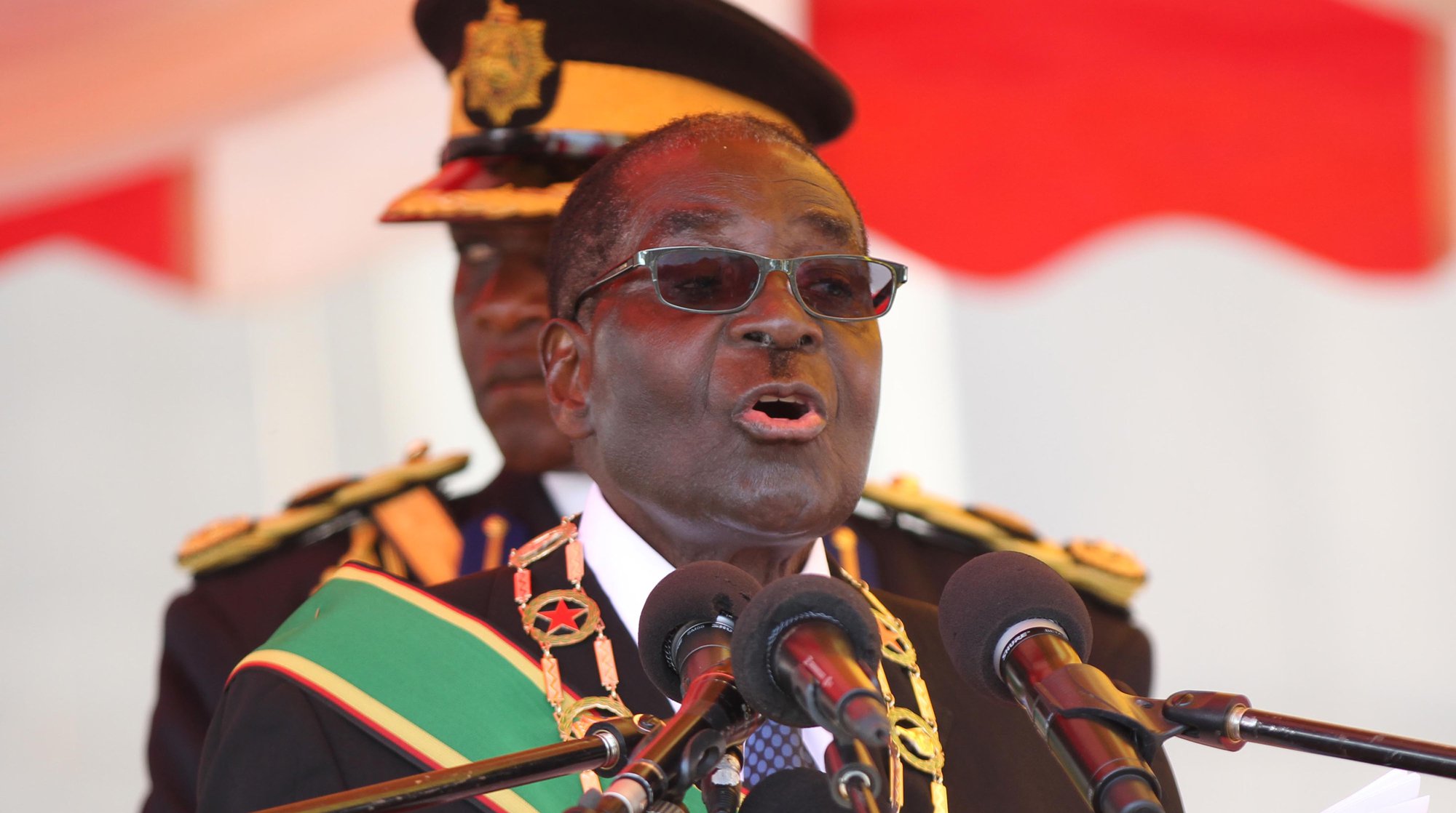Dailystorm - Роберта Мугабе отстранили от власти в Зимбабве