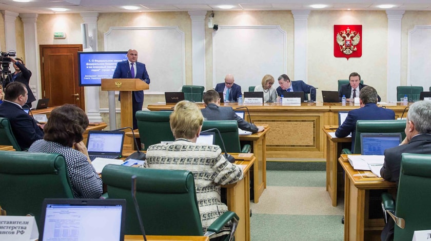 В комиссии по защите государственного суверенитета верхней палаты считают, что парламентарии должны знать, как себя вести и о чем можно говорить, находясь за рубежом undefined