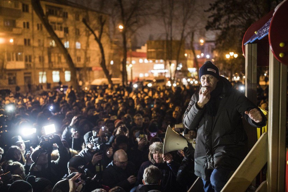 Dailystorm - Навальный провел митинг на детской площадке Саратова