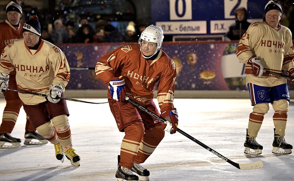 Президент принял участие в товарищеском матче Ночной хоккейной лиги Фото: © kremlin.ru