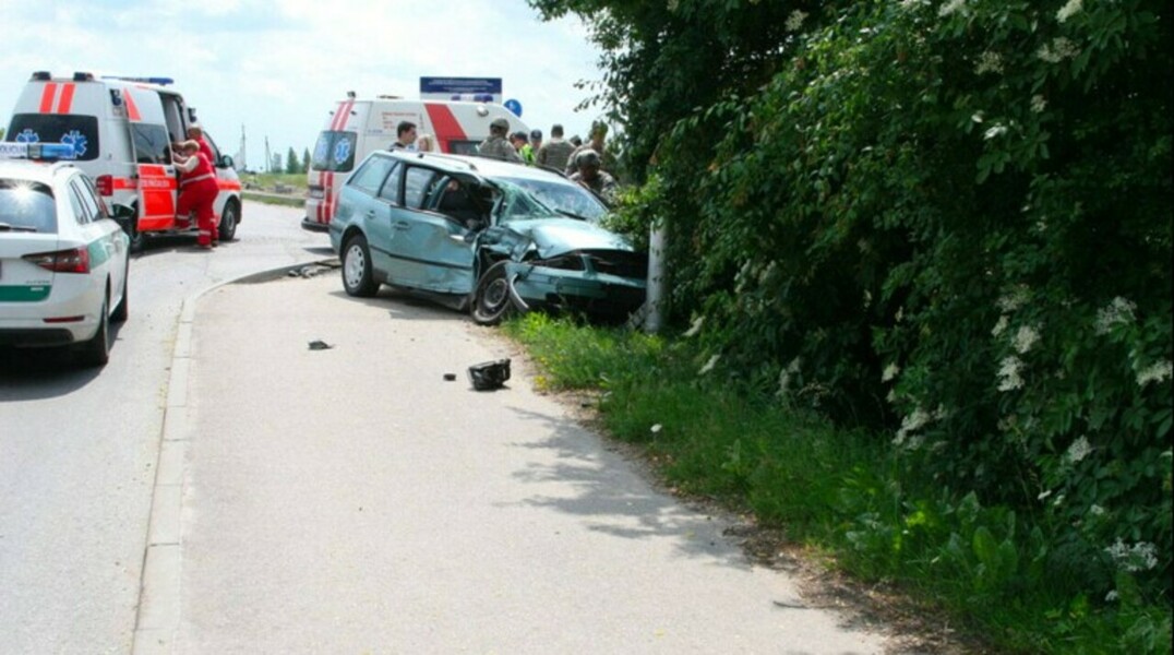 В аварии пострадали три девушки