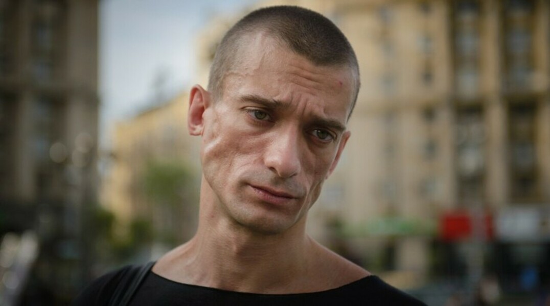 Художник Павленский арестован в Париже за акцию у Банка Франции — Daily Storm