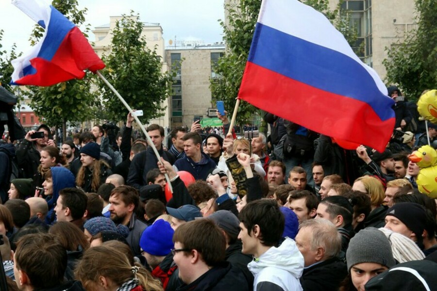 На митинге за Навального в Петербурге задержали несколько десятков человек — Daily Storm