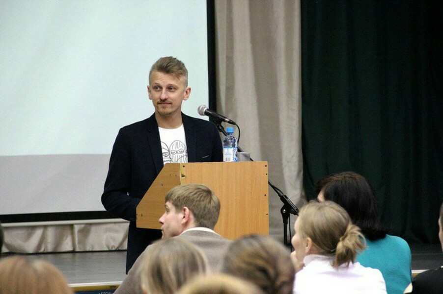 «Круто избраться, а потом поднять себе зарплату в два раза!» Красноярский ведущий в прямом эфире высмеял депутатов — Daily Storm