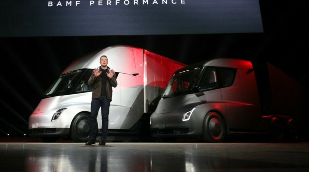 Илон Маск показал грузовик Tesla Semi и самый быстрый в мире родстер — Daily Storm