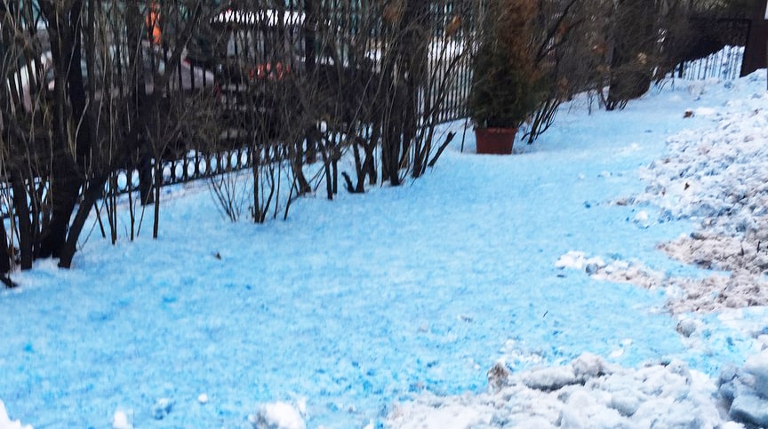 Необычные зимние осадки увидели на Петроградской стороне undefined