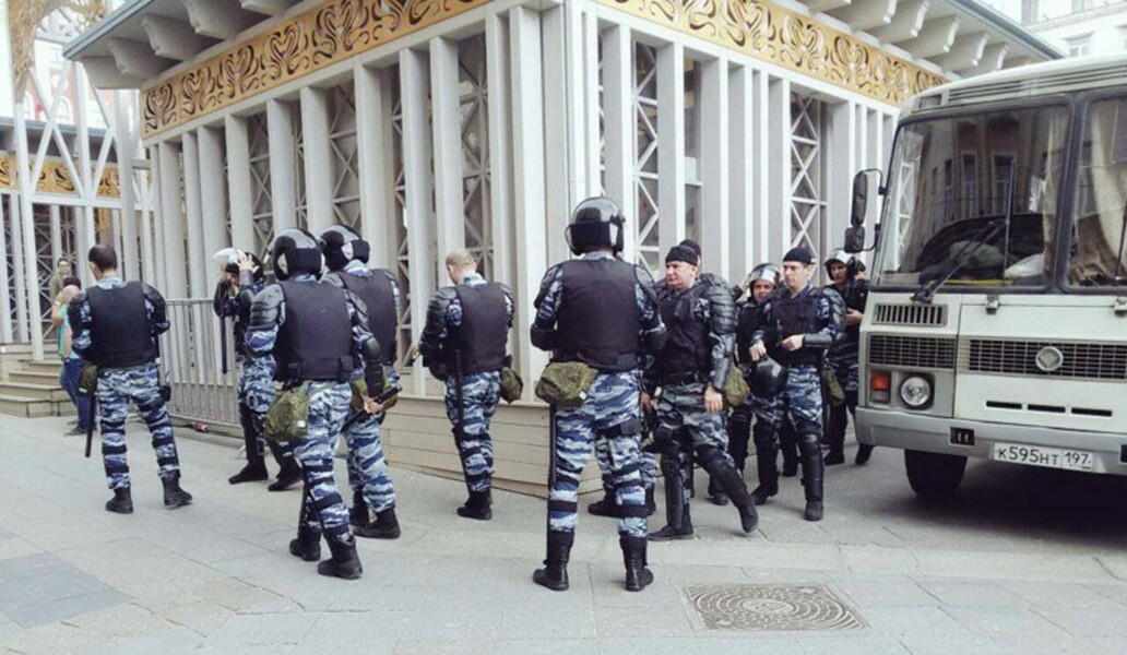 На Марсовом поле в Санкт-Петербурге задержано примерно столько же собравшихся