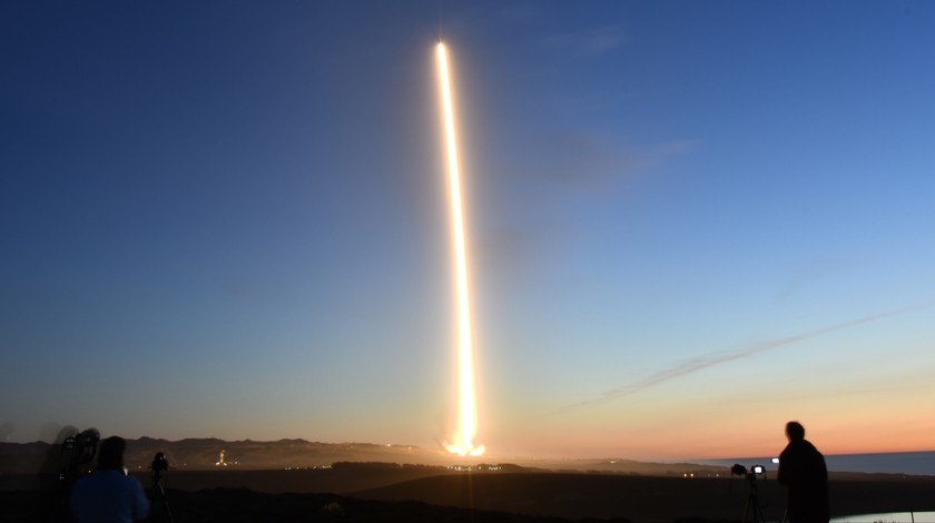 Dailystorm - Ракета SpaceX потеряла секретный спутник США