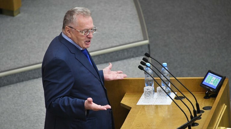 Жириновский потребовал наказать уборщицу, похитившую 30 карточек депутатов Госдумы — Daily Storm