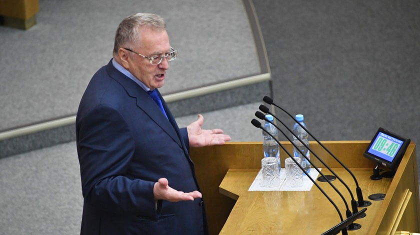 Dailystorm - Жириновский потребовал наказать уборщицу, похитившую 30 карточек депутатов Госдумы