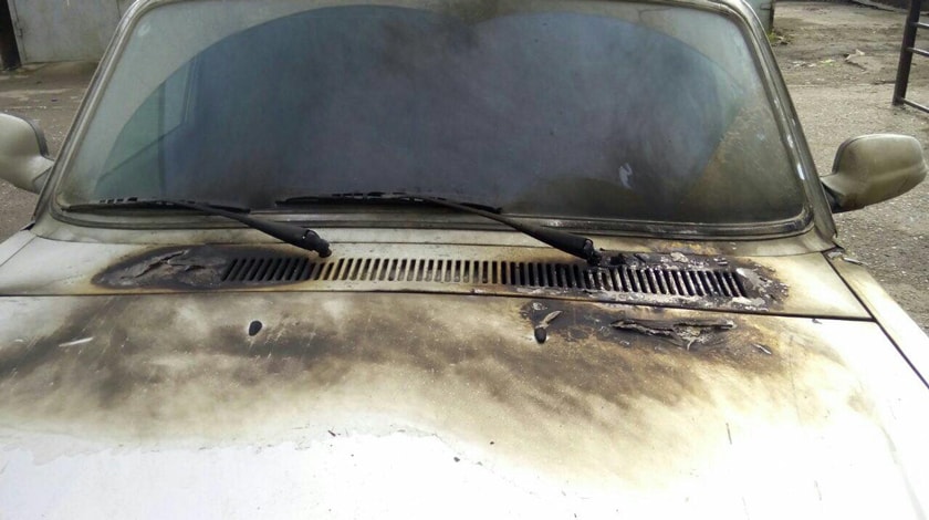 22 января неизвестные подожгли машину, принадлежащую представительству центра в Махачкале undefined