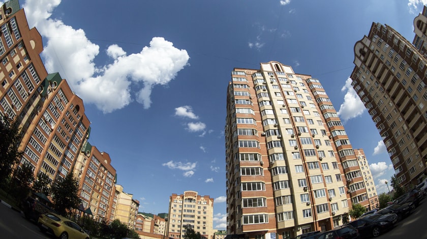 Реализация инициативы может парализовать вторичный рынок жилья, считает депутат Александр Сидякин Фото: © GLOBAL LOOK press/Nikolay Gyngazov