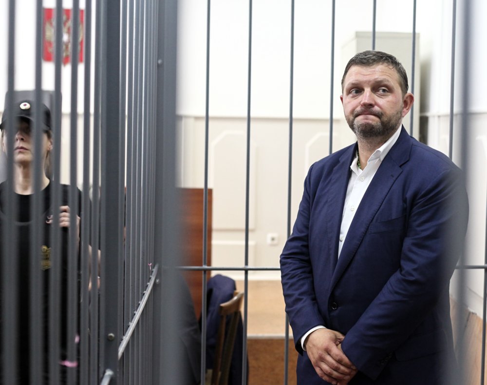 Гособвинение также предложило судье назначить экс-губернатору штраф в размере 100 миллионов рублей Фото: © Агентство Москва/Ведяшкин Сергей