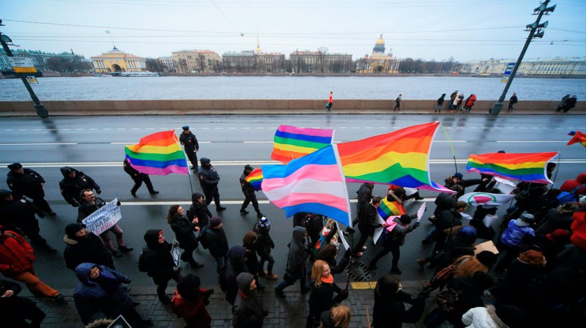 Dailystorm - Геи решили поддержать Путина после ролика с «геем на передержке»