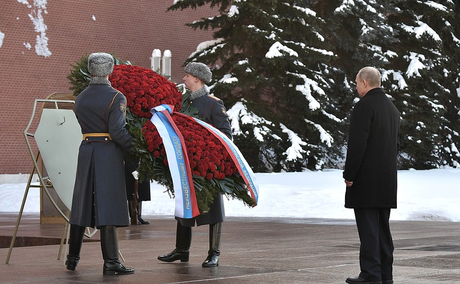 В церемонии приняли участие Медведев, Шойгу и Матвиенко Фото: © kremlin.ru