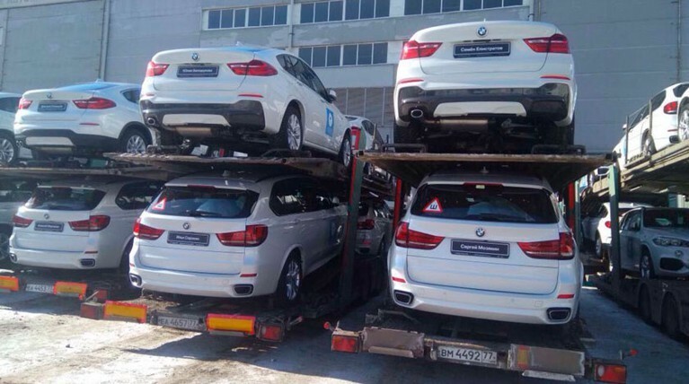 На Красную площадь привезли автомобили BMW для российских олимпийцев — Daily Storm
