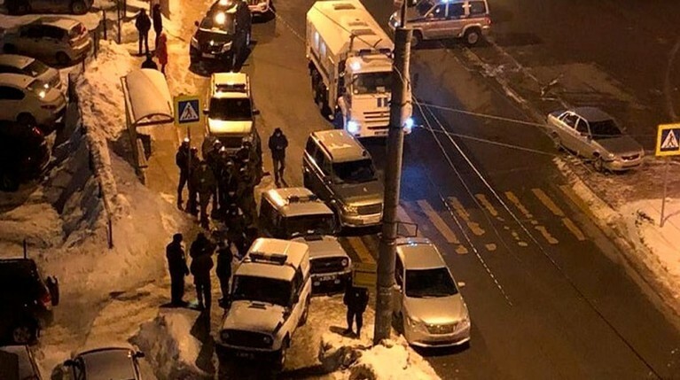 Житель Казани открыл стрельбу из окна и убил росгвардейца — Daily Storm