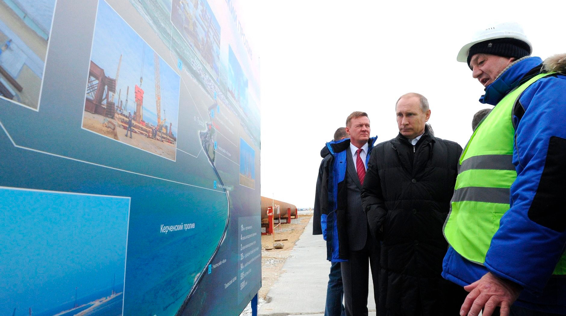 Президент может первым проехать на автомобиле по самому протяженному в России мосту undefined