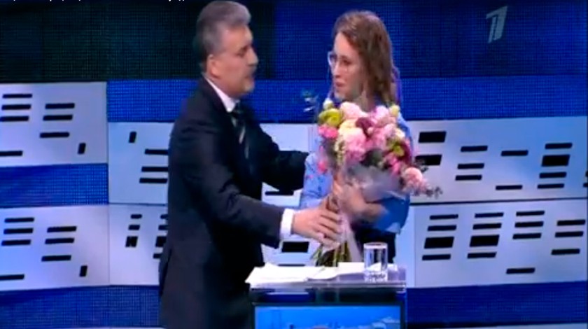 Dailystorm - Грудинин извинился перед Собчак за Жириновского и подарил ей цветы
