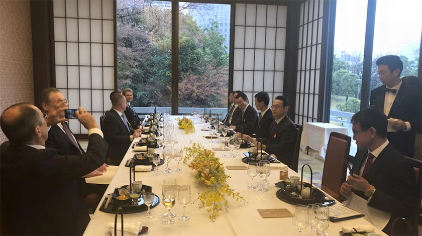 Глава МИД РФ обсудил в Токио экономическое сотрудничество и безвизовый режим между странами undefined