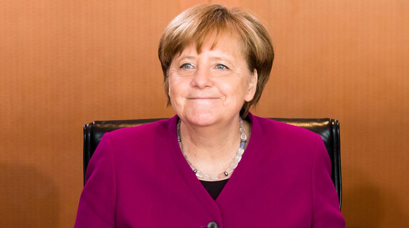 Dailystorm - Меркель попросит Трампа освободить немецкий бизнес от антироссийских санкций
