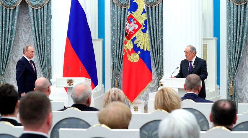 Президент поблагодарил лауреатов за трудовые заслуги и поздравил с заслуженными наградами Фото: © GLOBAL LOOK press/Kremlin Pool