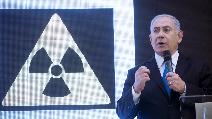 Премьер-министр Израиля Биньямин Нетаньяху выступает на пресс-конференции в Тель-Авиве, Израиль