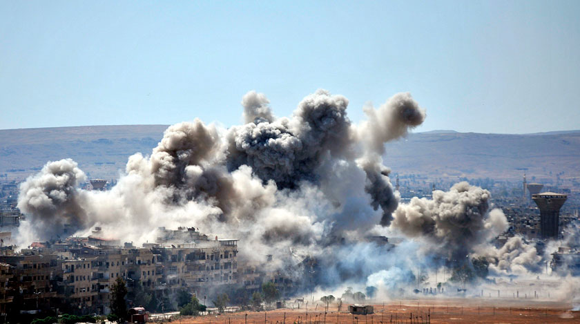 В результате воздушного удара в окрестностях Хамы возник крупный пожар Фото: © GLOBAL LOOK press
